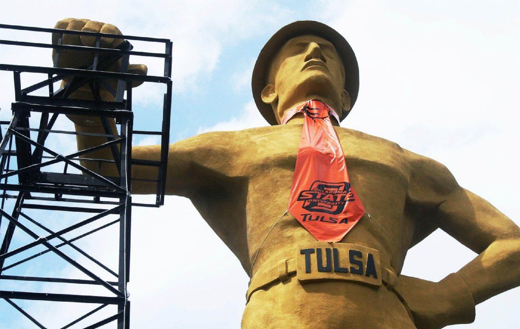 Tulsa's Golden Driller in 2007